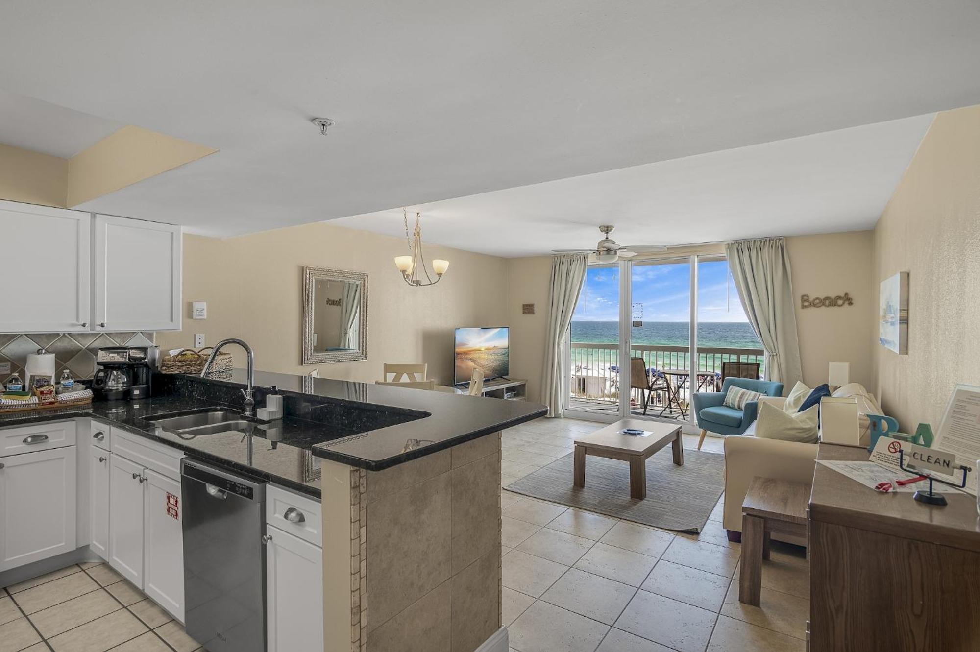 Pelican Beach Resort Condos Дестин Номер фото
